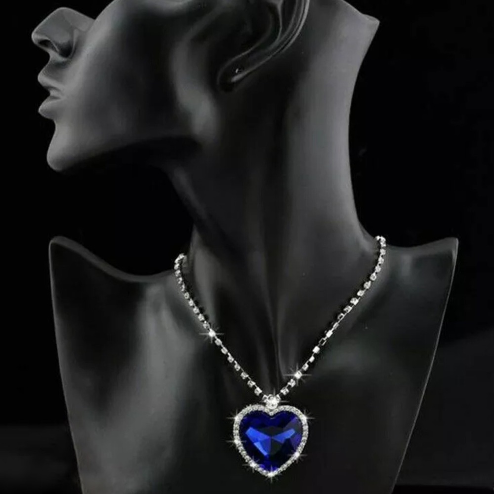 Beautiful Blue Sapphire CZ Heart Necklace! - Picture 3 of 10